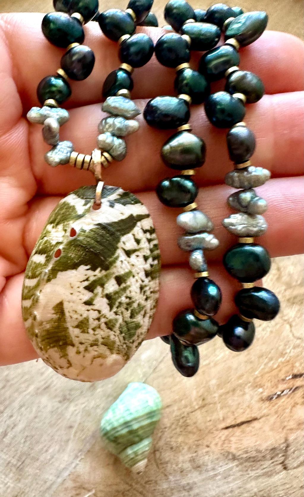 Green Pearl Abalone Shell Pendant Necklace